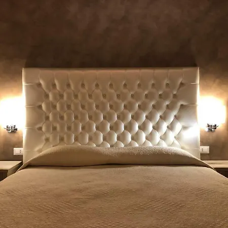 Luxury Frattina 34 Anelli * Řím